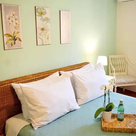 Semesterbostad Menta House *